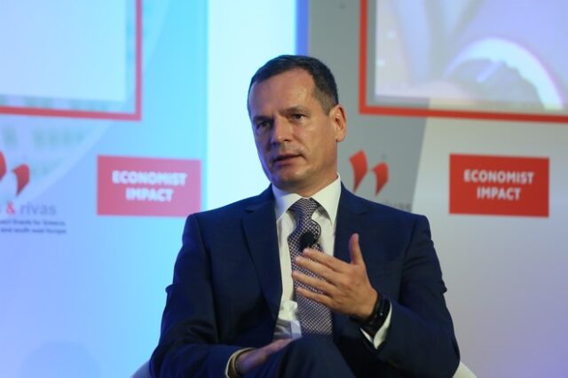 Μανουσάκης στο Economist: “Χρειαζόμαστε πυκνά δίκτυα για να πετύχουμε την ενεργειακή μετάβαση”