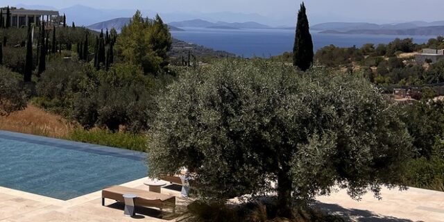 Amanzoe: Κλείνει προσωρινά το ξενοδοχείο στην Αργολίδα – Η ανακοίνωση για τη φωτιά