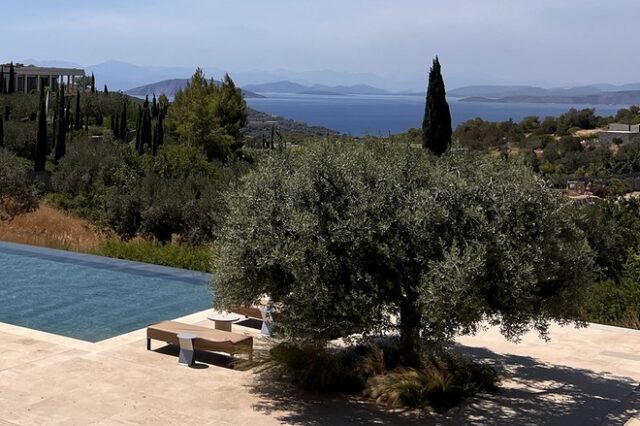 Amanzoe: Κλείνει προσωρινά το ξενοδοχείο στην Αργολίδα – Η ανακοίνωση για τη φωτιά