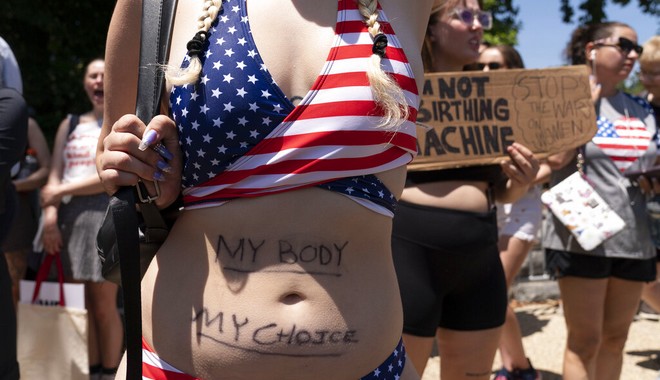 Απαγόρευση αμβλώσεων στις ΗΠΑ: Σε ισχύ περιορισμοί σε Φλόριντα και Μισισιπή