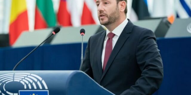 Ανδρουλάκης: Οι πολιτικές της συντηρητικής παράταξης χρεοκόπησαν τη χώρα