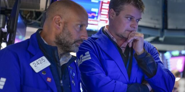 Wall Street: Κλείσιμο με πτώση – Το χειρότερο εξάμηνο από το 1970