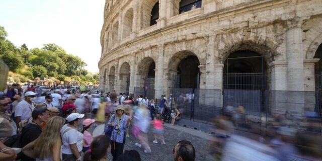 Ιταλία: Πάνω από ένα εκατομμύριο πολίτες θετικοί στον κορονοϊό