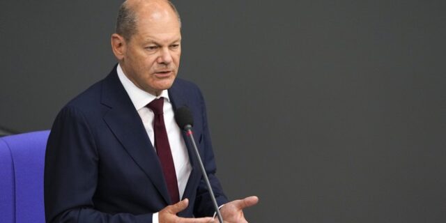 Γερμανία: Γιουχαΐσματα σε εκδήλωση του Σολτς – “Ψεύτη, προδότη του λαού”