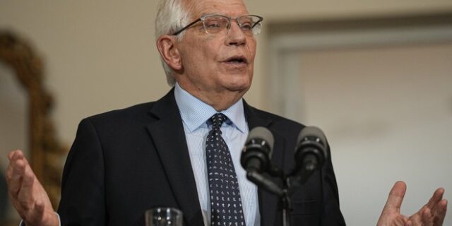 Μπορέλ: Ο Πούτιν θα αναγκαστεί να επιλέξει ανάμεσα στα “κανόνια” και το “βούτυρο”