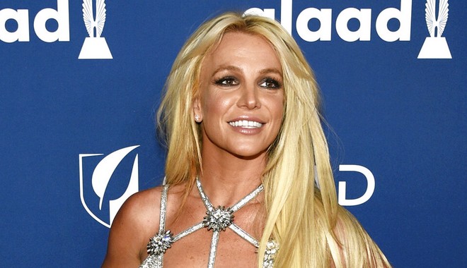 Britney Spears: Ξανά τόπλες πάνω σε πολυτελές σκάφος – Νέο βίντεο στο Instagram