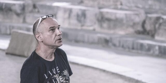 Τσεζάρις Γκραουζίνις: “Στον κόσμο που ζούμε δεν υπάρχει περίπτωση να γεννηθούν Αντιγόνες, μόνο Κρέοντες”