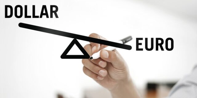 Σε ελεύθερη πτώση το ευρώ: Έχασε την ισοτιμία με το δολάριο