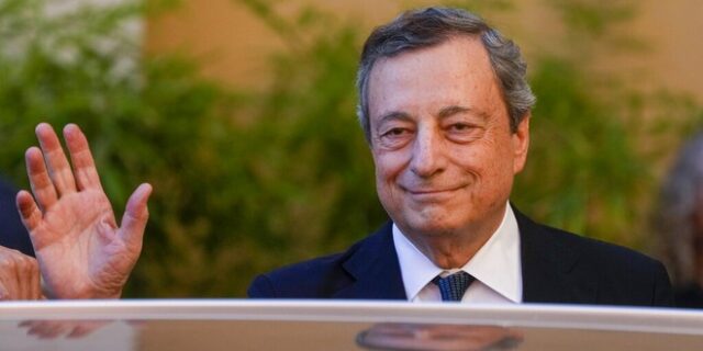 Ντράγκι: Πληροφορίες τον θέλουν να επιβεβαιώσει την παραίτησή του παρά τη διαφωνία Ματαρέλα