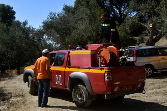 Υπό μερικό έλεγχο η φωτιά στο Σέλινο Χανίων