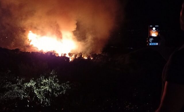 Φωτιά στην Ηλεία: Δύσκολη νύχτα με δύο εστίες στον Πύργο – Μια προσαγωγή για εμπρησμό στο Πόρτο Γερμενό
