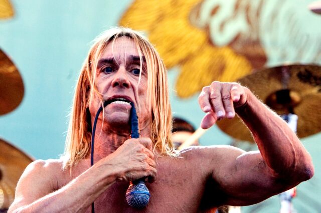 Τυχεροί όσοι προλάβαμε τον Iggy Pop – Το debate για τη βραχνή φωνή του και η ακύρωση