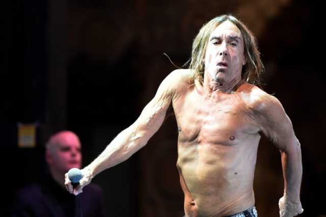 Είδαμε τον Iggy Pop στο Release: Ο “βρώμικος” θεός της πανκ “σάρωσε” στα 75 του τη σκηνή