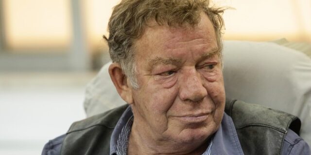 Ηλίας Νικολακόπουλος: Πλήθος κόσμου τον αποχαιρέτησε στο Α’ Νεκροταφείο