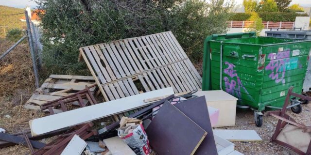 Φωτογραφίες ντοκουμέντο: Σκουπίδια, μπάζα και κλαδιά – Η Διώνη της Πεντέλης πριν την καταστροφή