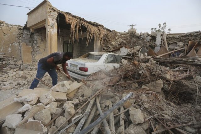 Ιράν: Ισοπεδώθηκε χωριό από σεισμούς – Πέντε νεκροί και σχεδόν 100 τραυματίες