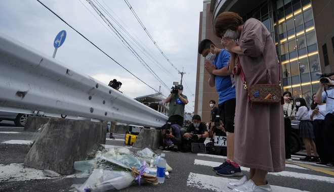 Δολοφονία Σίνζο Άμπε: Σε κατάσταση σοκ η Ιαπωνία – Στο προσκήνιο η ασφάλεια των δημόσιων προσώπων