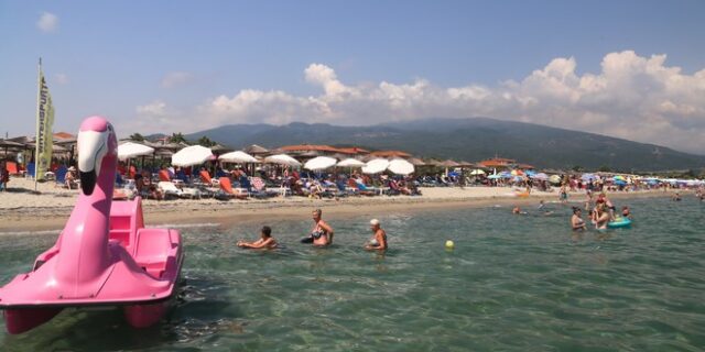 Καιρός: Υψηλές θερμοκρασίες και μελτέμι την Κυριακή