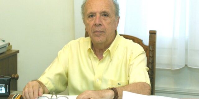 Πέθανε ο δημοσιογράφος Θεόδωρος Καρζής