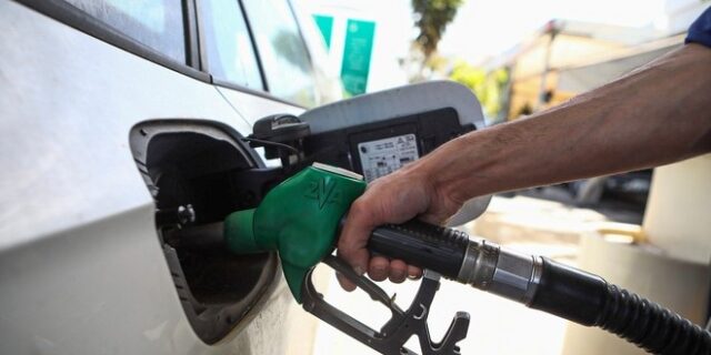 Καύσιμα: Ευρωπαϊκή πρωτιά της Ελλάδας στην αμόλυβδη – Τα ρίσκα της επόμενης μέρας για το ντίζελ κίνησης