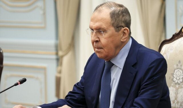 Λαβρόφ: “Τέλος το συντομότερο δυνατόν στον πόλεμο που προετοίμαζε και εξαπέλυσε η Δύση”