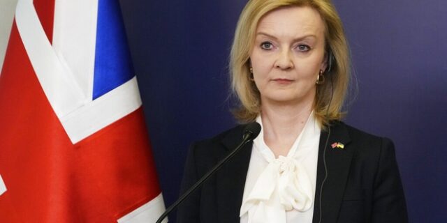 Γερμανία: Tweet του ΥΠΟΙΚ με Public Enemy για την παραίτηση Τρας – “Ψάχνουμε τον υπεύθυνο”