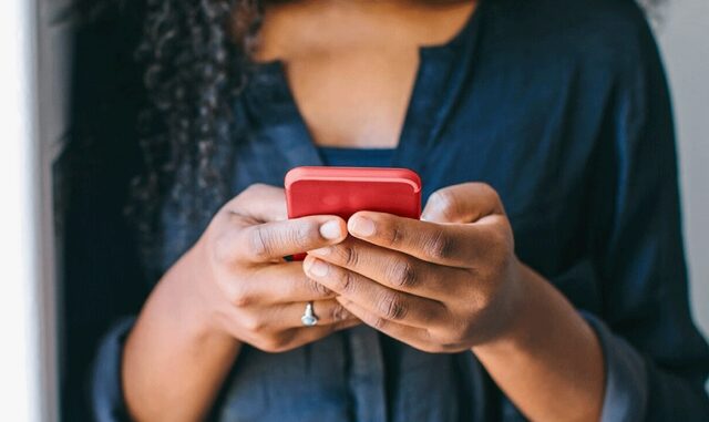 Το Ίδρυμα Vodafone πατάει το «κουμπί» για την καταπολέμηση της έμφυλης βίας