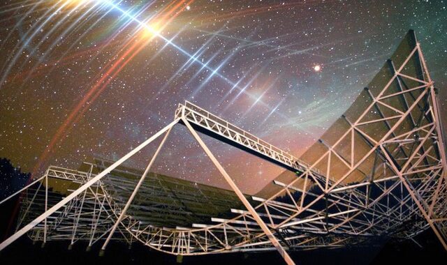 Αστρονόμοι ανίχνευσαν σήμα “σαν χτύπο καρδιάς” από μακρινό γαλαξία