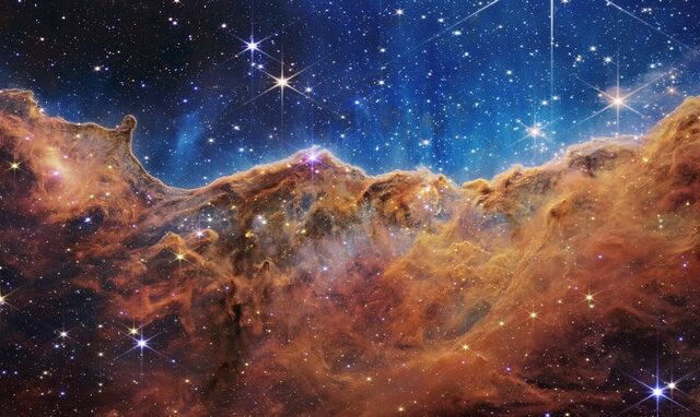 NASA: Εντυπωσιάζουν οι νέες φωτογραφίες του τηλεσκοπίου James Webb από το “βαθύ σύμπαν”