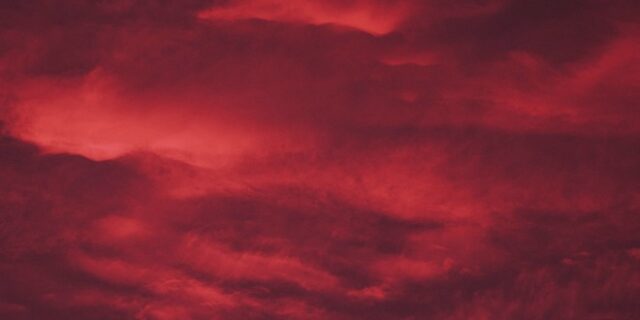 Αυστραλία: Η εξήγηση για την απόκοσμη ροζ λάμψη στον ουρανό