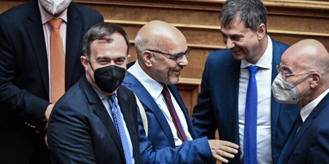 Μήπως και για τις παρακολουθήσεις φταίει η… κλιματική κρίση;