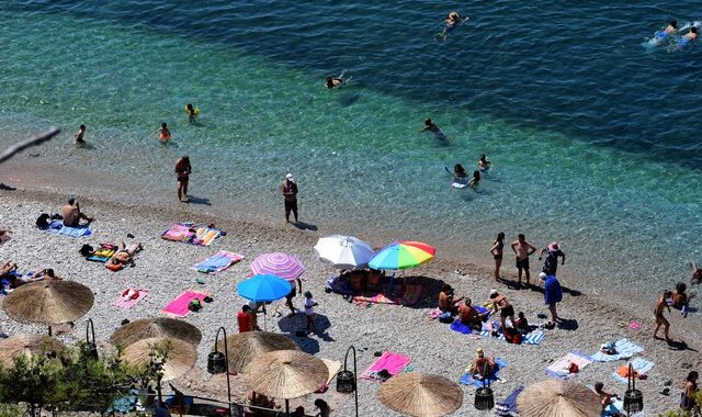 Αττική: Οι 12 παραλίες που απαγορεύεται το κολύμπι