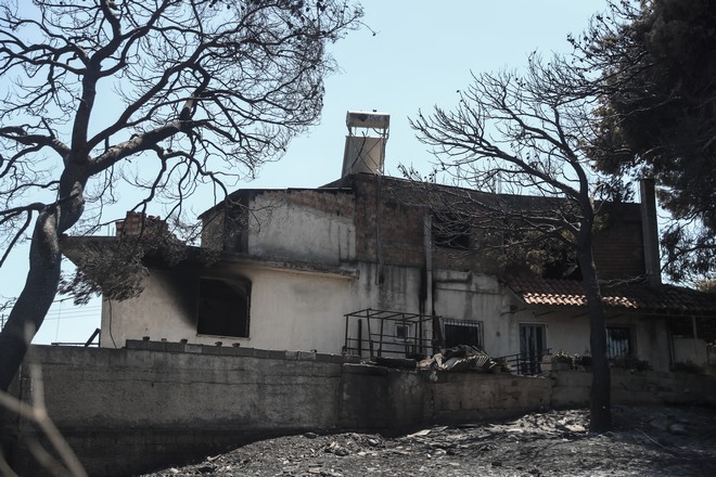 Φωτιά στην Πεντέλη: Απαλλαγές για τους πυρόπληκτους από τον Δήμο Παλλήνης