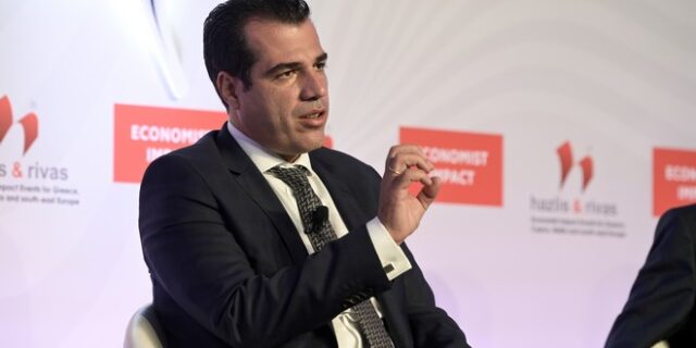 Πλεύρης στο Economist: “Δεν θα επιτρέψουμε να χαθεί κανένα κονδύλι για την Υγεία”