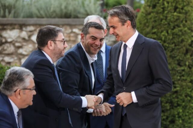 Θα αλλάξει (και πώς;) το πολιτικό σκηνικό η υπόθεση των παρακολουθήσεων;