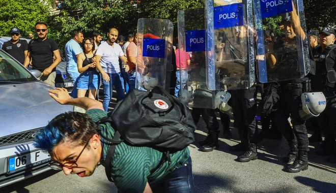 Τουρκία: Δακρυγόνα και 36 συλλήψεις στην πορεία του Pride