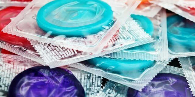 Γαλλία: Δωρεάν προφυλακτικά και στους ανήλικους