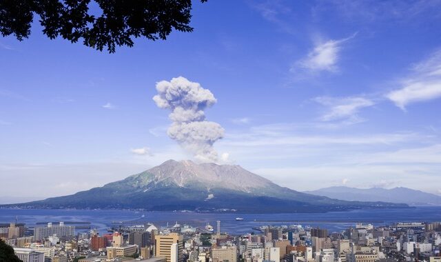 Ιαπωνία: Εντολή εκκένωσης των αραιοκατοικημένων περιοχών μετά την έκρηξη του ηφαιστείου Σακουρατζίμα