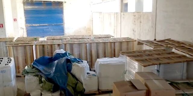 Μεγάλη αστυνομική επιχείρηση σε 4 νομούς – Κατασχέθηκαν επτά τόνοι καπνού και 750.000 πακέτα τσιγάρα
