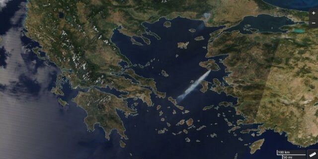 Φωτιά στη Λέσβο: Έφτασε στην Άνδρο ο καπνός