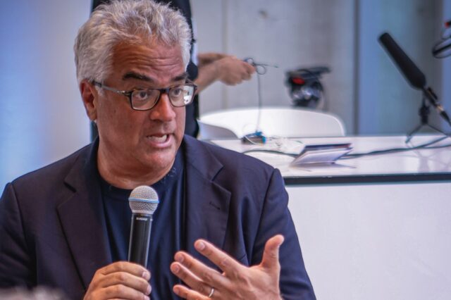 Νικόλας Χρηστάκης: “Το φθινόπωρο θα κάνω νέα δόση mRNA εμβολίου. Σας συμβουλεύω να κάνετε το ίδιο”