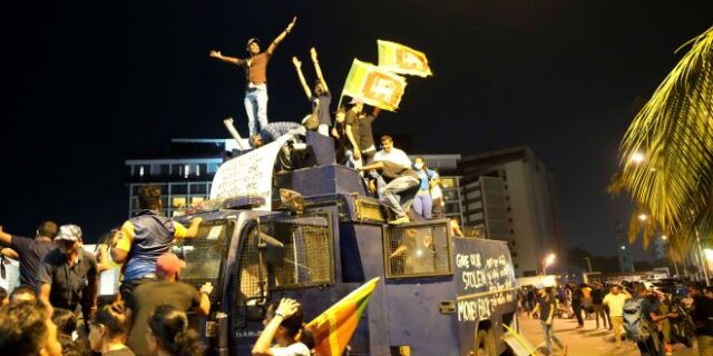 Σρι Λάνκα: Το γραφείο του πρωθυπουργού διαβεβαιώνει ότι ο πρόεδρος θα παραιτηθεί