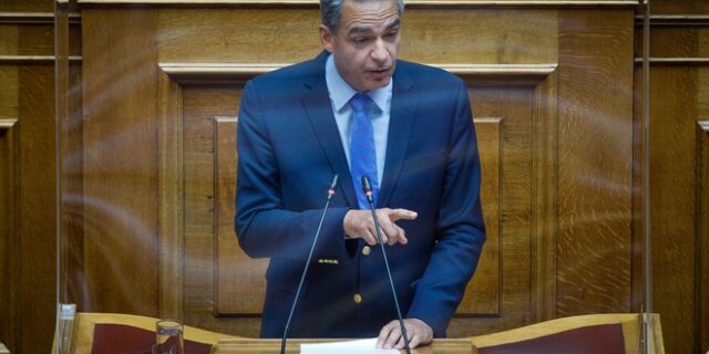 Ο Συρίγος γκρεμίζει τον μύθο της “κεντρώας” ΝΔ
