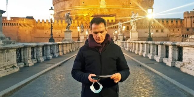 Δεν ξέρουμε τίποτα για σένα, Θόδωρε Ανδρεάδη Συγγελάκη