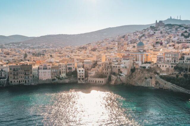 Σύρος: Το κοσμοπολίτικο νησί που μένει αξέχαστο