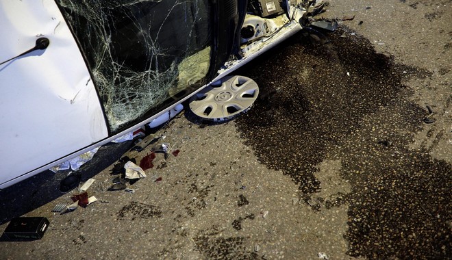 Θεσσαλονίκη: Απεγκλωβισμός 43χρονου οδηγού ύστερα από τροχαίο ατύχημα