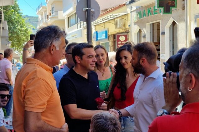 Τσίπρας: “Να ζητήσει συγγνώμη ο πρωθυπουργός για το απάτη pass”