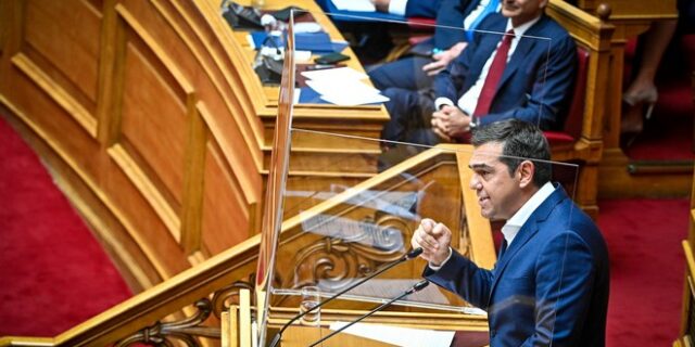 Τσίπρας σε Μητσοτάκη: Θα ζητήσετε έρευνα της ΑΔΑΕ στους τηλεπικοινωνιακούς παρόχους;