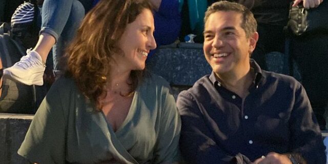 Ο Τσίπρας στους Δελφούς για την Αντιγόνη του Grauzinis