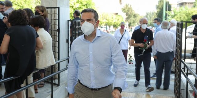 Ηλίας Νικολακόπουλος: Ο επικήδειος του Αλέξη Τσίπρα – “Παράδειγμα αρμονίας ανάμεσα στη γνώση και τη σεμνότητα”
